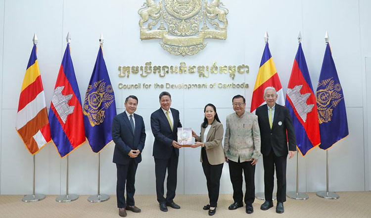 Cambodia and Thailand pledge to strengthen investment ties